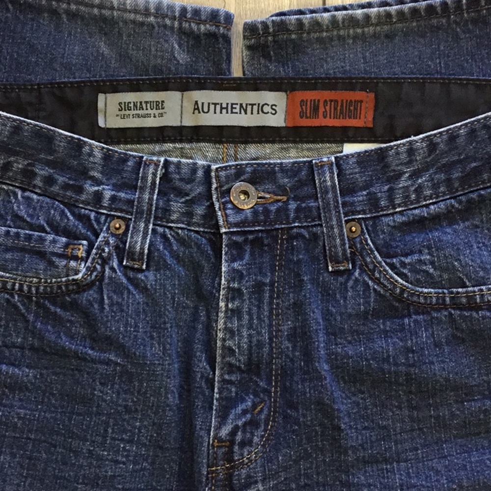 Men’s Signature Levi’s Slim Straight Jeans - Picture 3 of 6